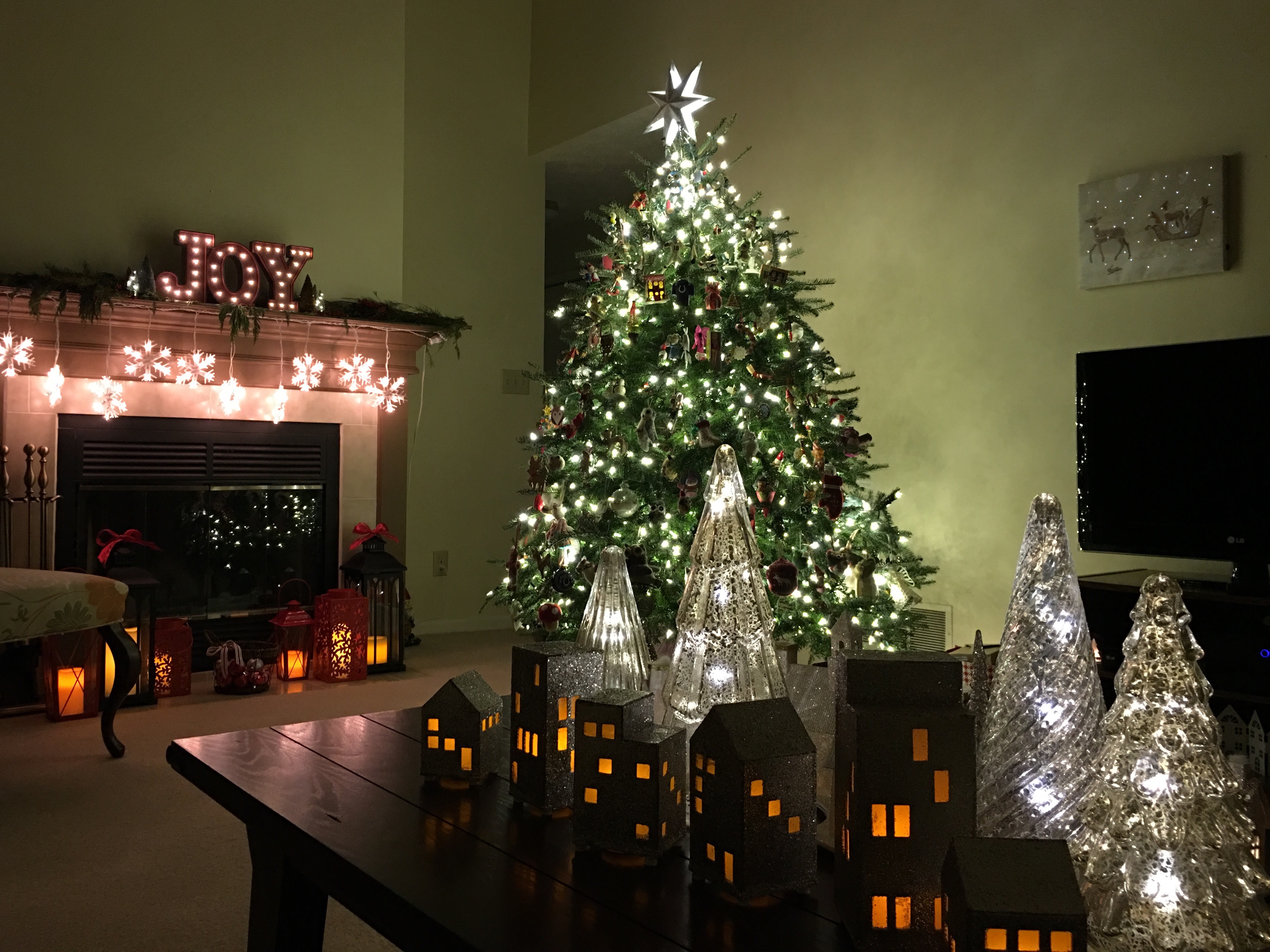 Cozy and Bright Christmas Décor – Gnome Decor